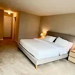 Luxury Marina Unit 2 Bedrooms 2 Bathrooms