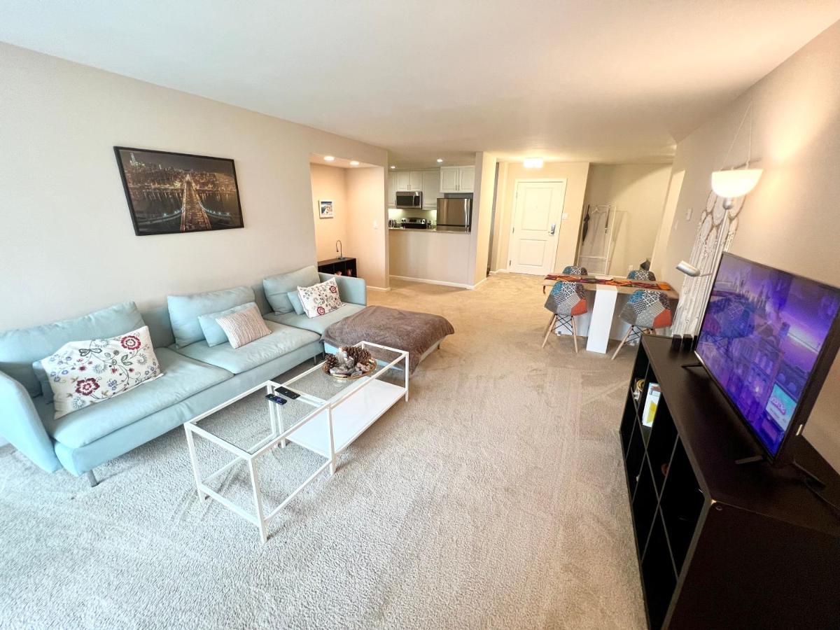 Luxury Marina Unit 2 Bedrooms 2 Bathrooms *