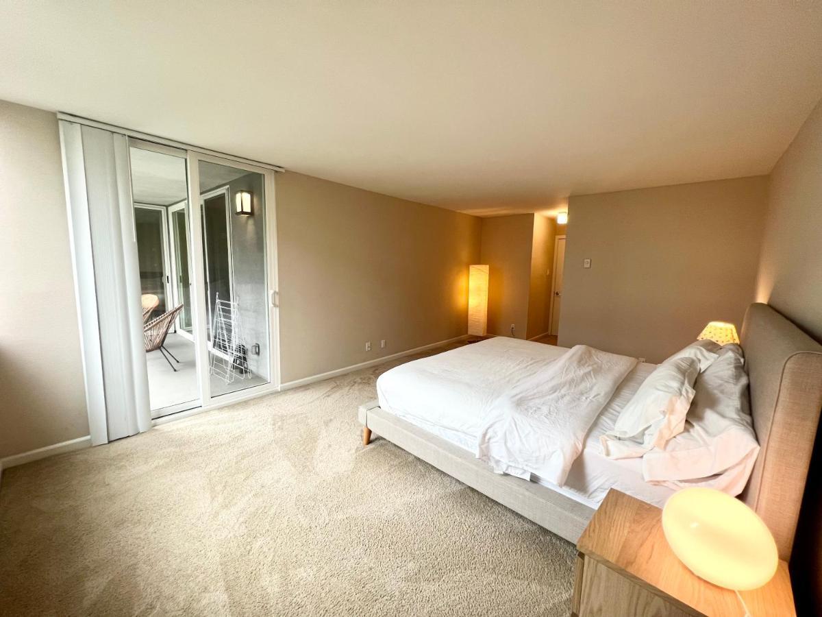 Luxury Marina Unit 2 Bedrooms 2 Bathrooms